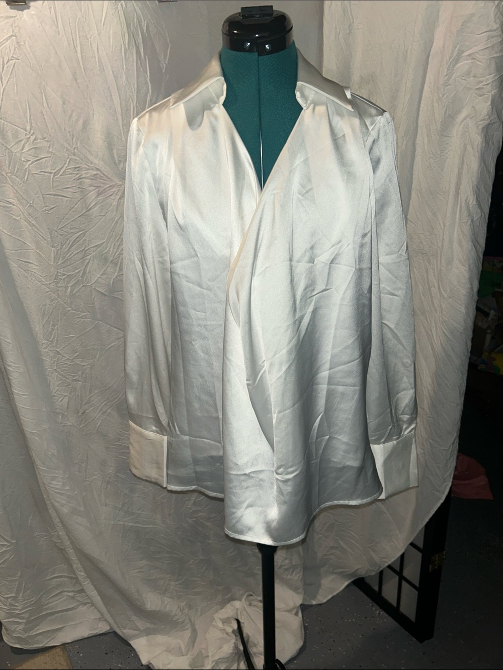 OLIA ZAVOZINA White Satin scoop Front Blouse size small NWT